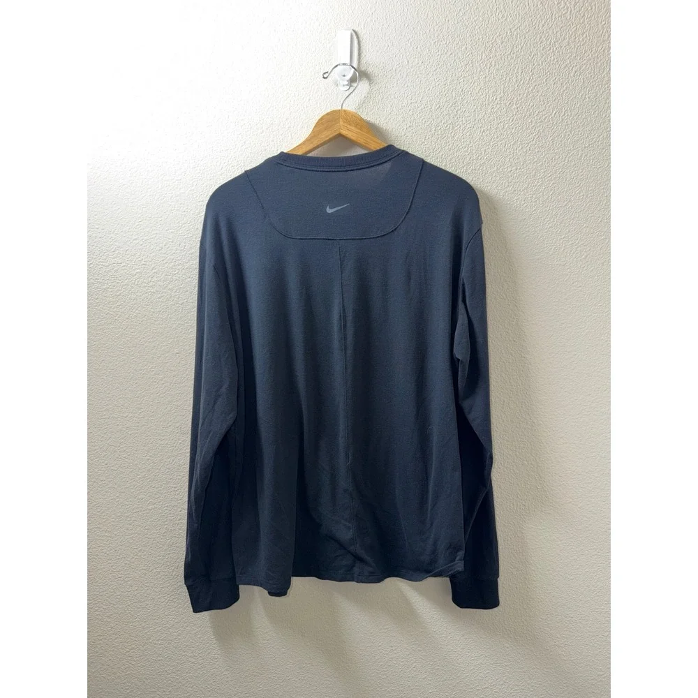 Women's Nike One Long Sleeve Shirt Size Medium